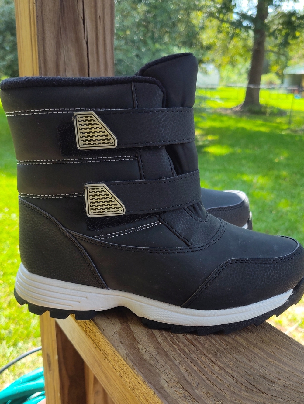 Wonder Nation Kids Size 5 Black Winter Boots with Velcro Straps